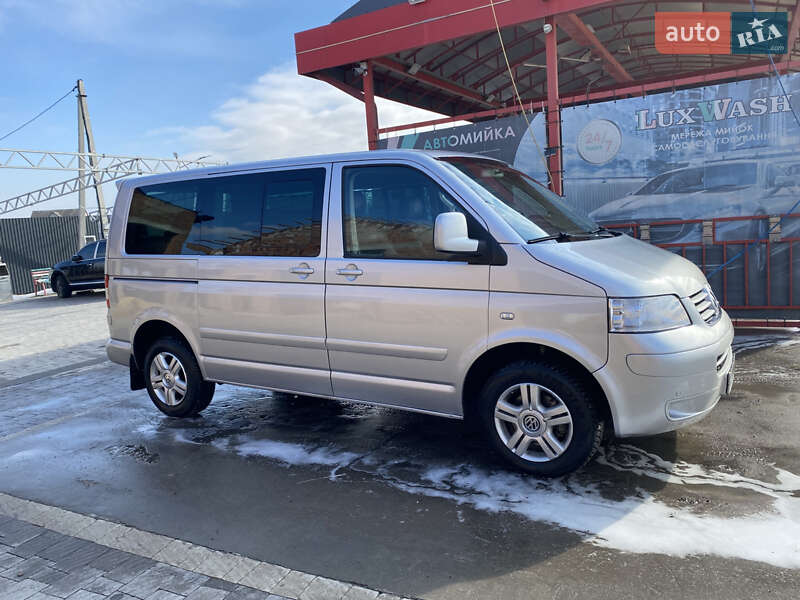Минивэн Volkswagen Multivan 2006 в Львове