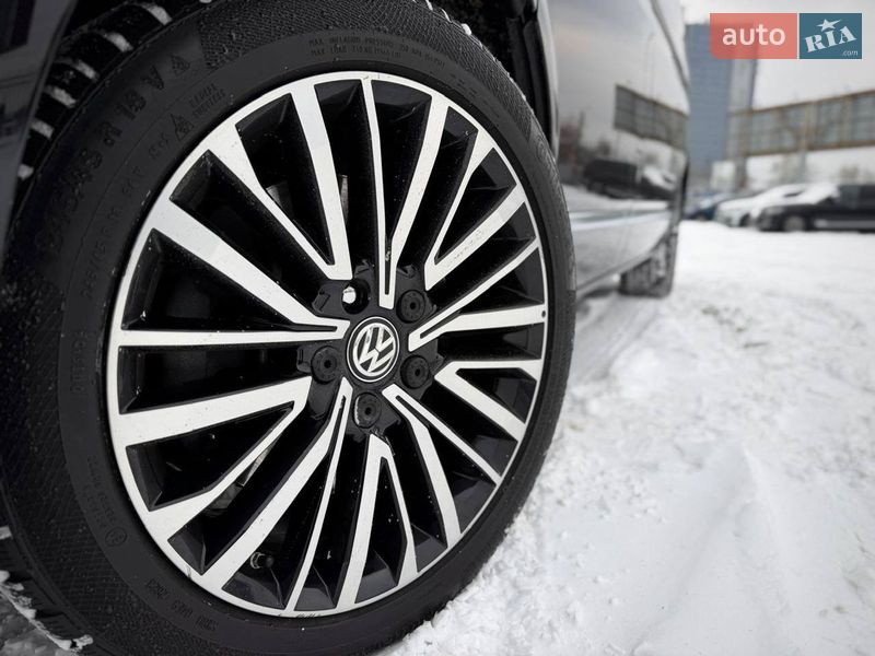 Минивэн Volkswagen Multivan 2019 в Киеве