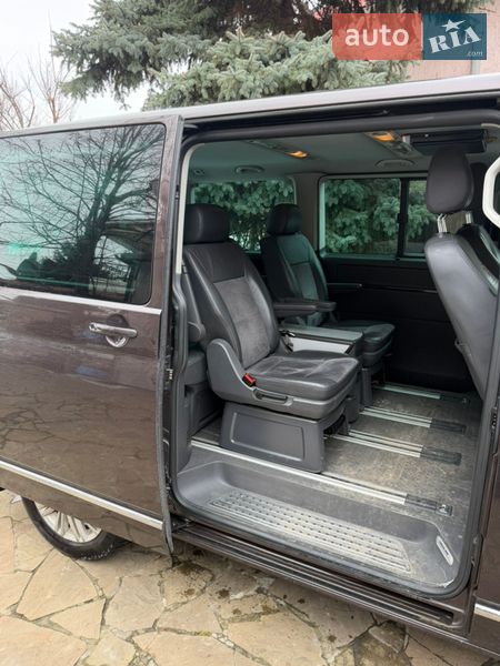 Мінівен Volkswagen Multivan 2015 в Києві