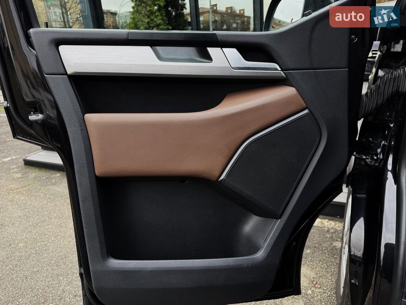 Минивэн Volkswagen Multivan 2018 в Киеве