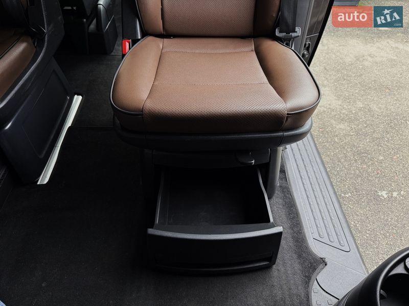 Минивэн Volkswagen Multivan 2018 в Киеве