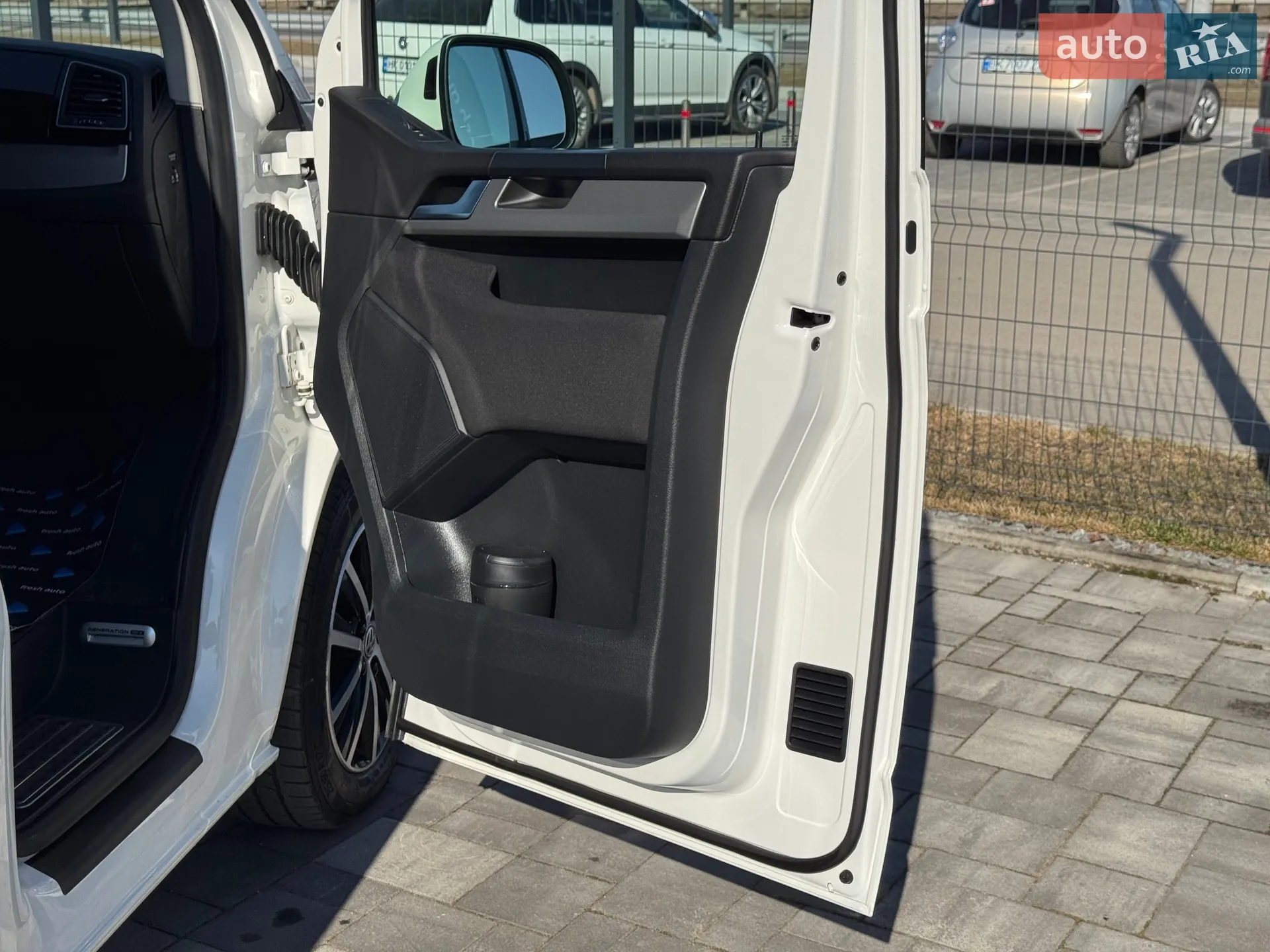 2017 Volkswagen Multivan - мініатюра 36
