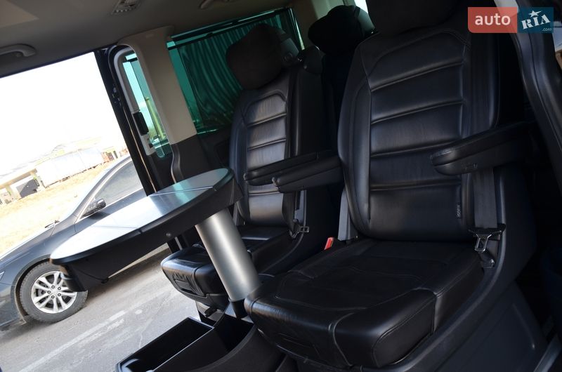 Мінівен Volkswagen Multivan 2016 в Дрогобичі