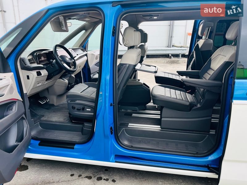 Минивэн Volkswagen Multivan 2023 в Киеве