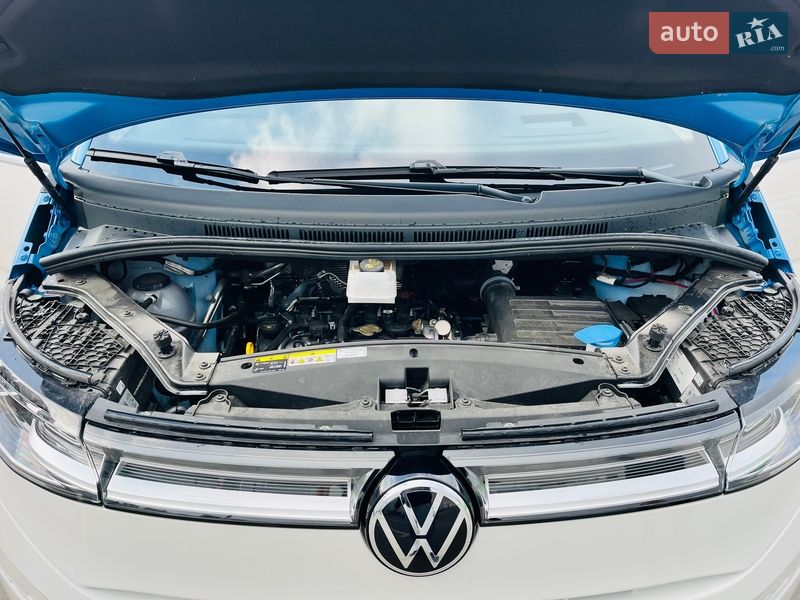 Минивэн Volkswagen Multivan 2023 в Киеве