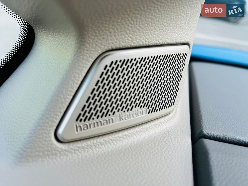 Минивэн Volkswagen Multivan 2023 в Киеве