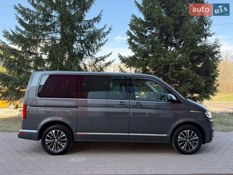 Минивэн Volkswagen Multivan 2023 в Киеве
