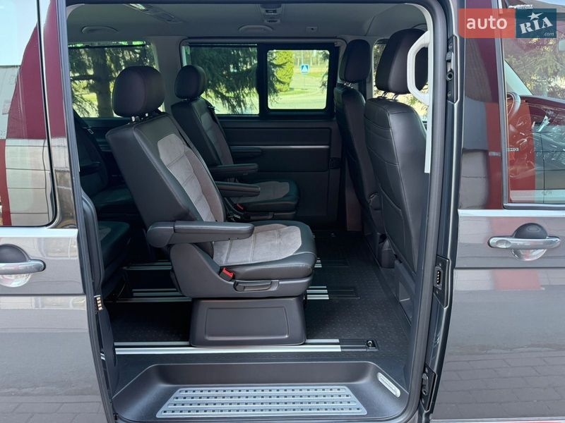 Минивэн Volkswagen Multivan 2023 в Киеве