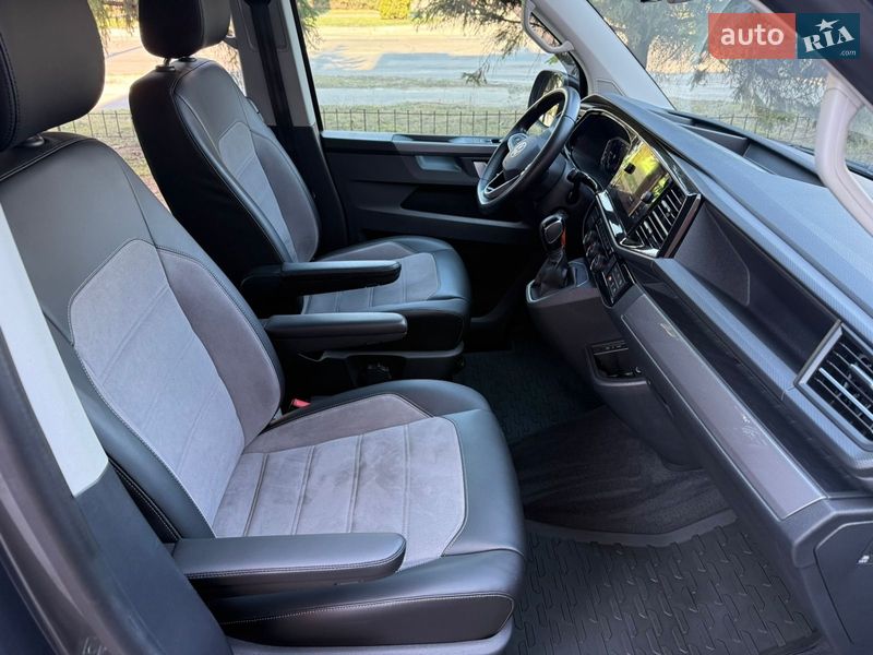 Минивэн Volkswagen Multivan 2023 в Киеве