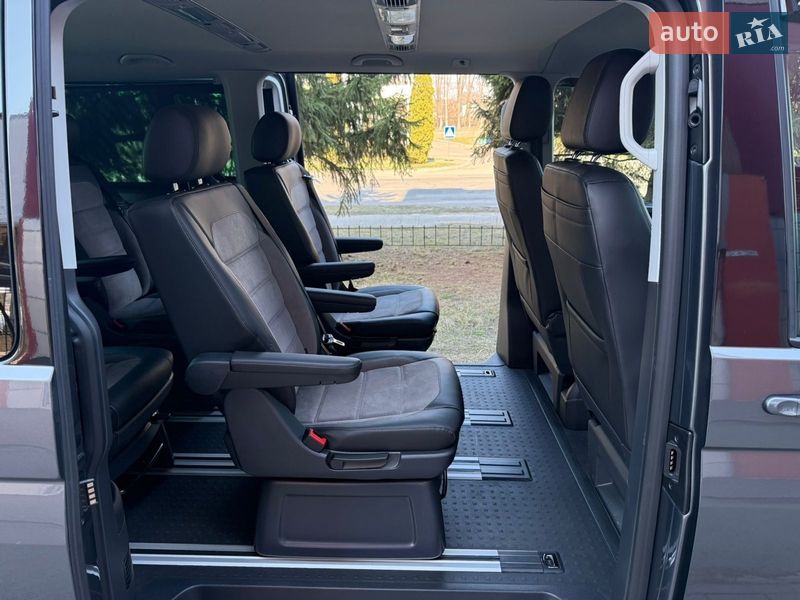 Минивэн Volkswagen Multivan 2023 в Киеве