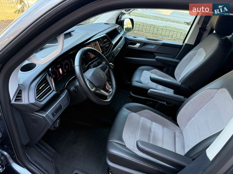 Минивэн Volkswagen Multivan 2023 в Киеве