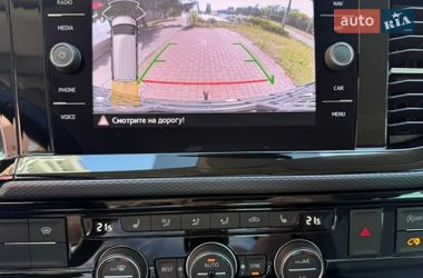 Минивэн Volkswagen Multivan 2023 в Киеве