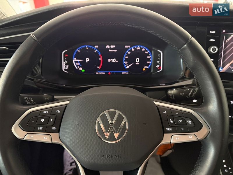 Минивэн Volkswagen Multivan 2023 в Киеве