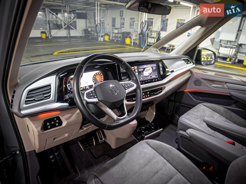 Минивэн Volkswagen Multivan 2022 в Черновцах