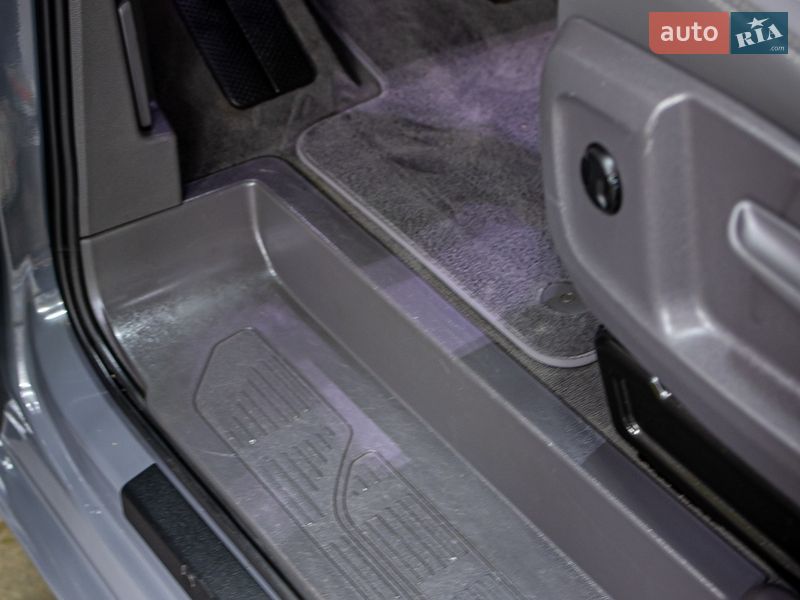 Минивэн Volkswagen Multivan 2022 в Черновцах