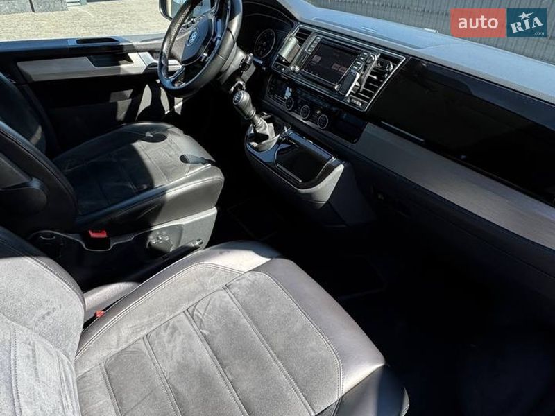 Мінівен Volkswagen Multivan 2016 в Хмельницькому