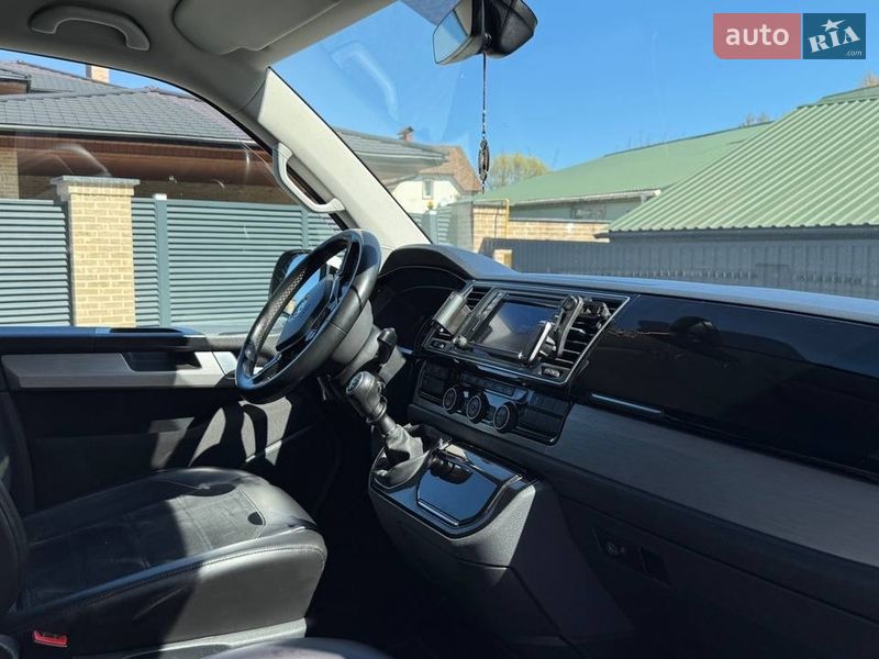 Мінівен Volkswagen Multivan 2016 в Хмельницькому