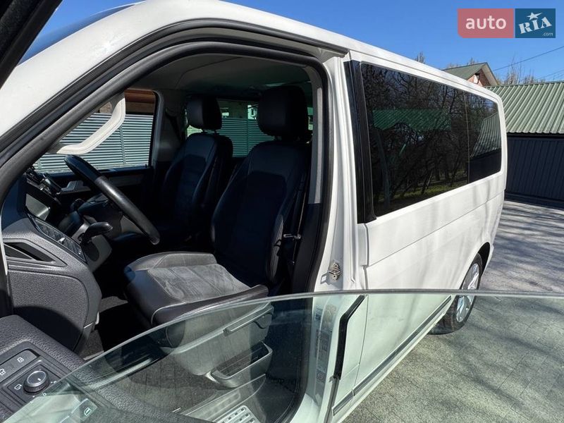 Мінівен Volkswagen Multivan 2016 в Хмельницькому