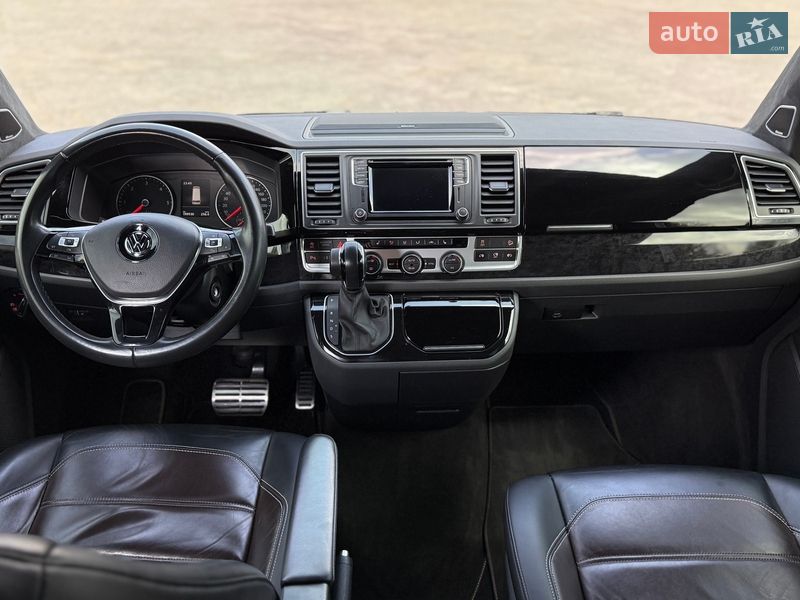 Мінівен Volkswagen Multivan 2017 в Дніпрі