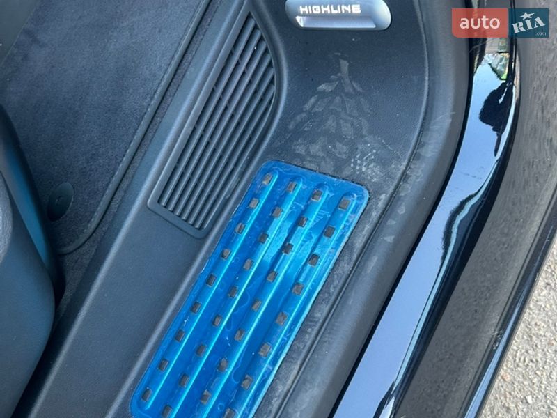 Минивэн Volkswagen Multivan 2024 в Киеве