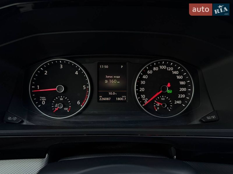 Мінівен Volkswagen Multivan 2016 в Луцьку