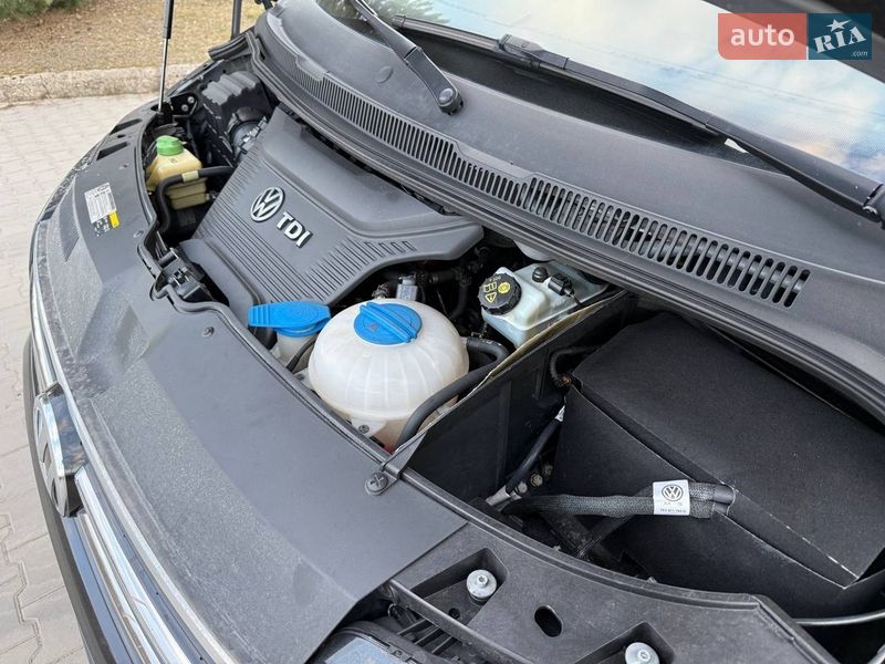 Мінівен Volkswagen Multivan 2016 в Луцьку