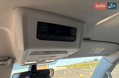 Минивэн Volkswagen Multivan 2021 в Львове