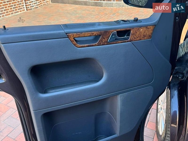 Минивэн Volkswagen Multivan 2013 в Киеве
