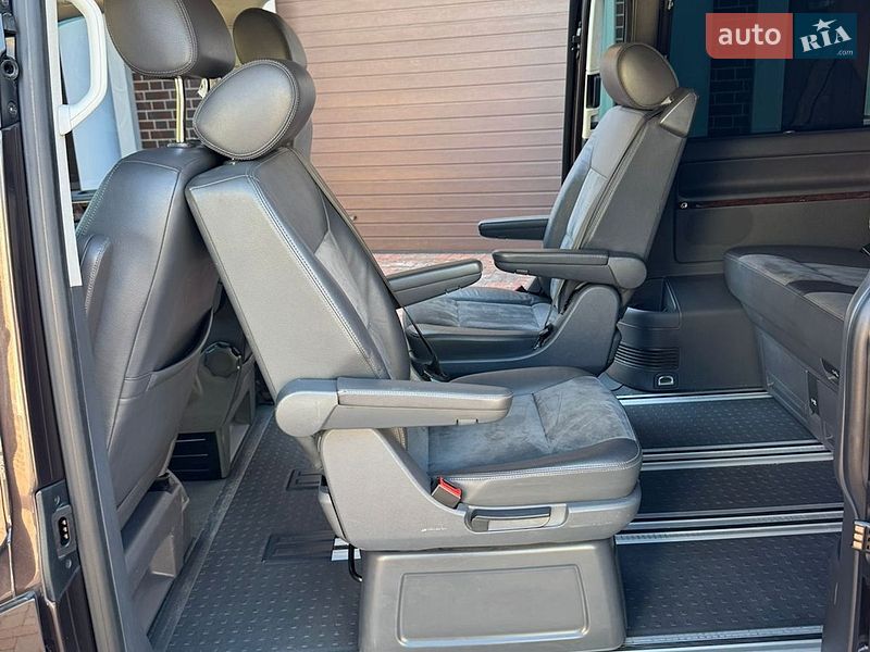 Минивэн Volkswagen Multivan 2013 в Киеве