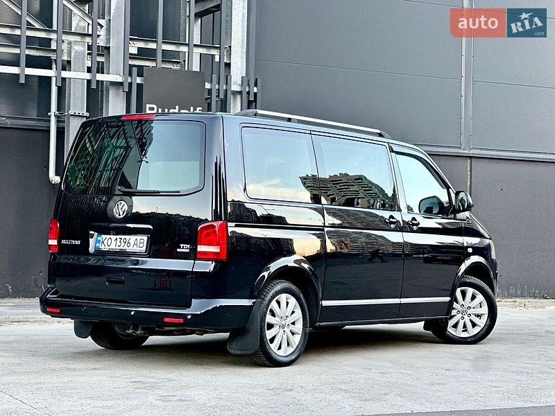 Минивэн Volkswagen Multivan 2011 в Киеве