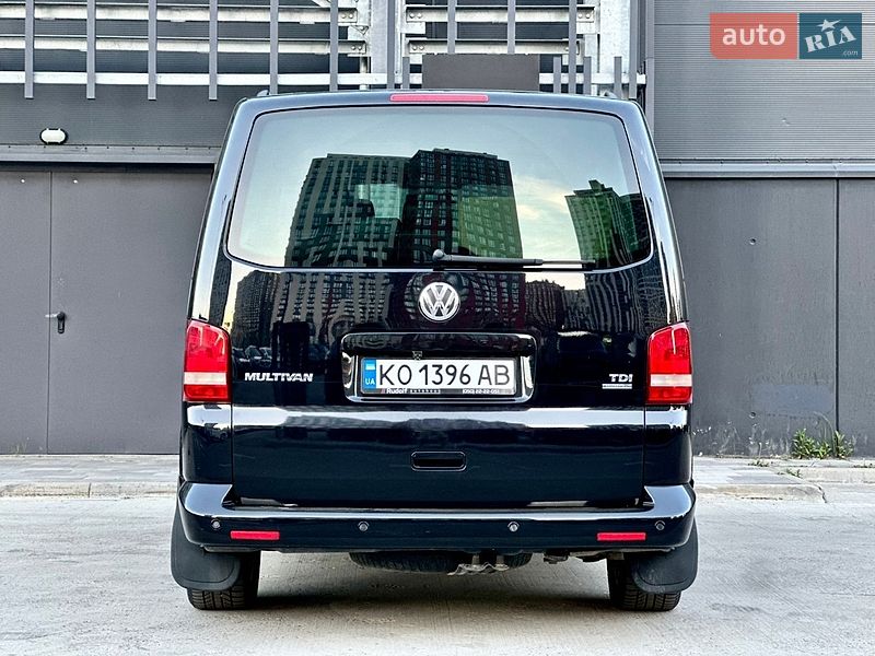 Минивэн Volkswagen Multivan 2011 в Киеве