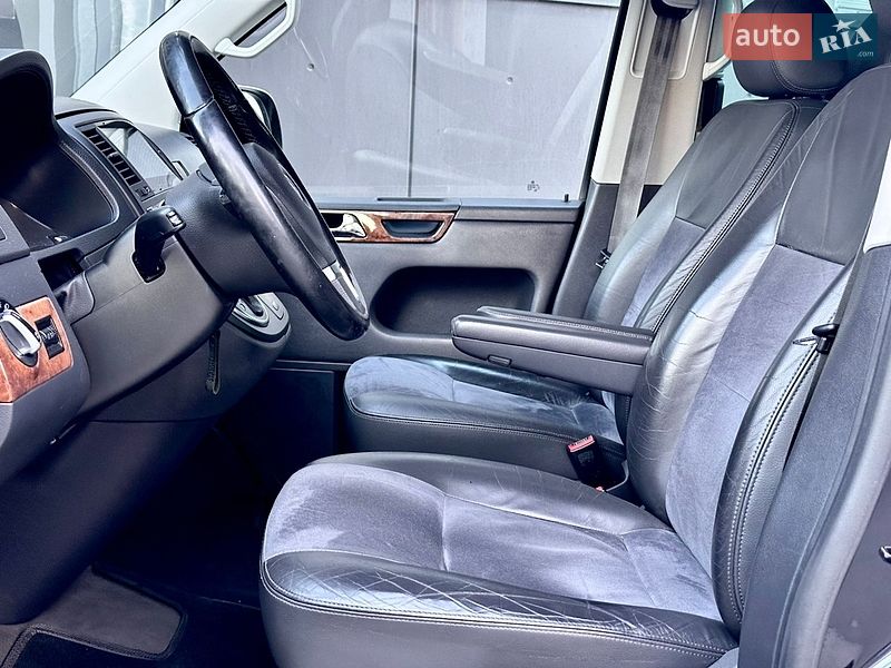 Минивэн Volkswagen Multivan 2011 в Киеве