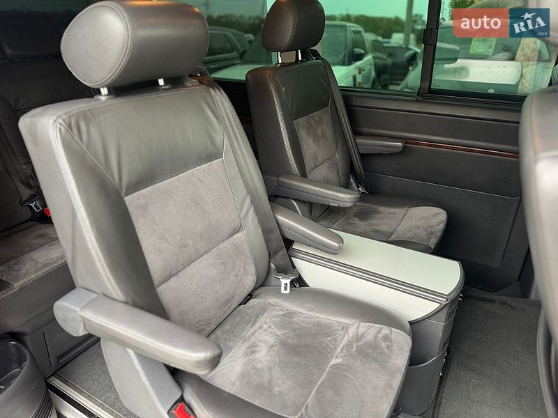Минивэн Volkswagen Multivan 2009 в Умани