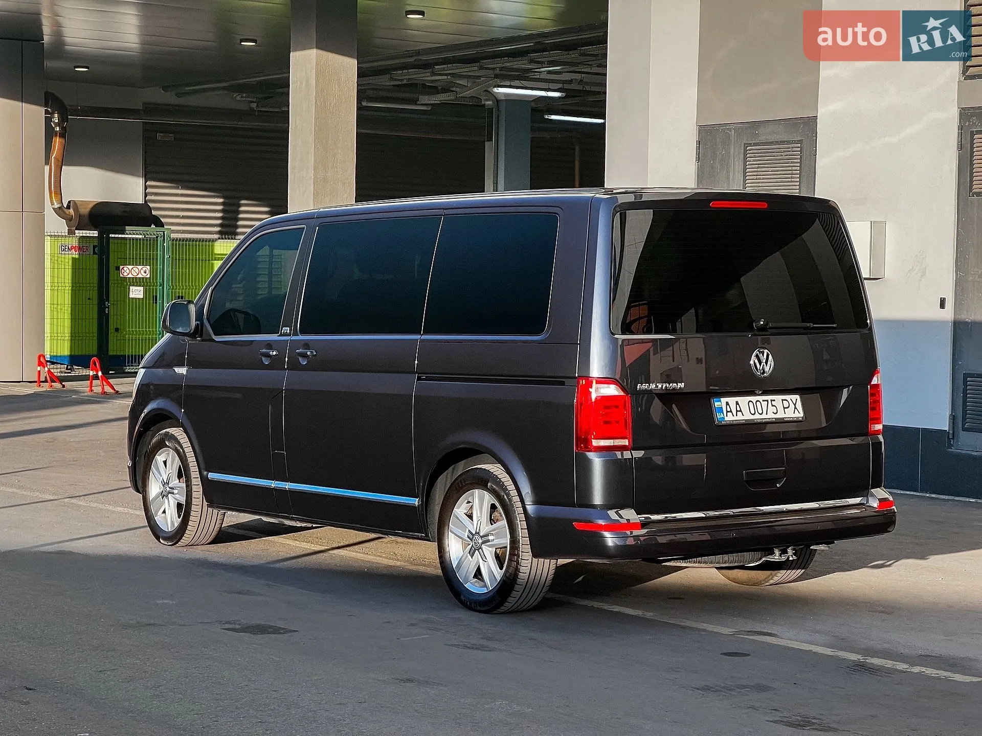 2018 Volkswagen Multivan - мініатюра 2