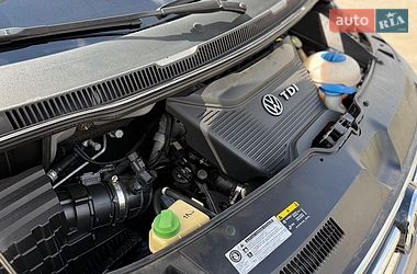 Минивэн Volkswagen Multivan 2017 в Киеве