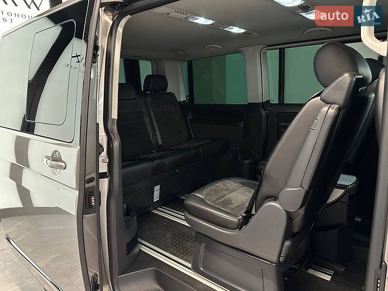 Мінівен Volkswagen Multivan 2017 в Львові