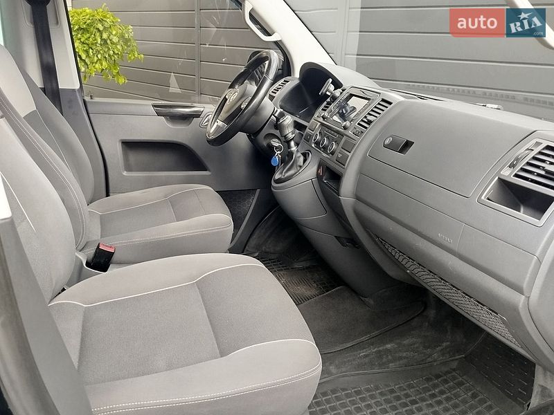 Мінівен Volkswagen Multivan 2014 в Києві