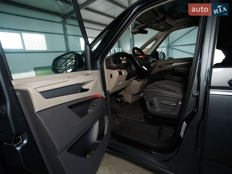 Минивэн Volkswagen Multivan 2024 в Черновцах