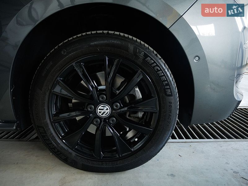 Минивэн Volkswagen Multivan 2024 в Черновцах