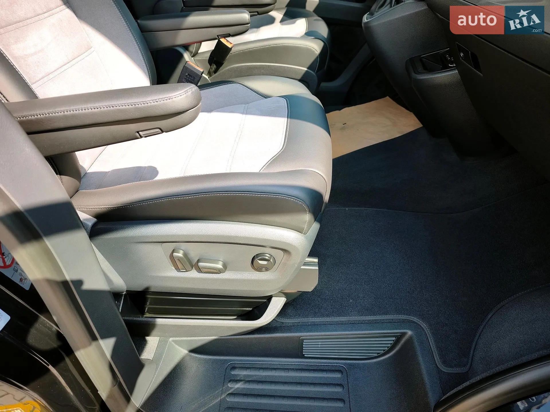 2022 Volkswagen Multivan - мініатюра 12