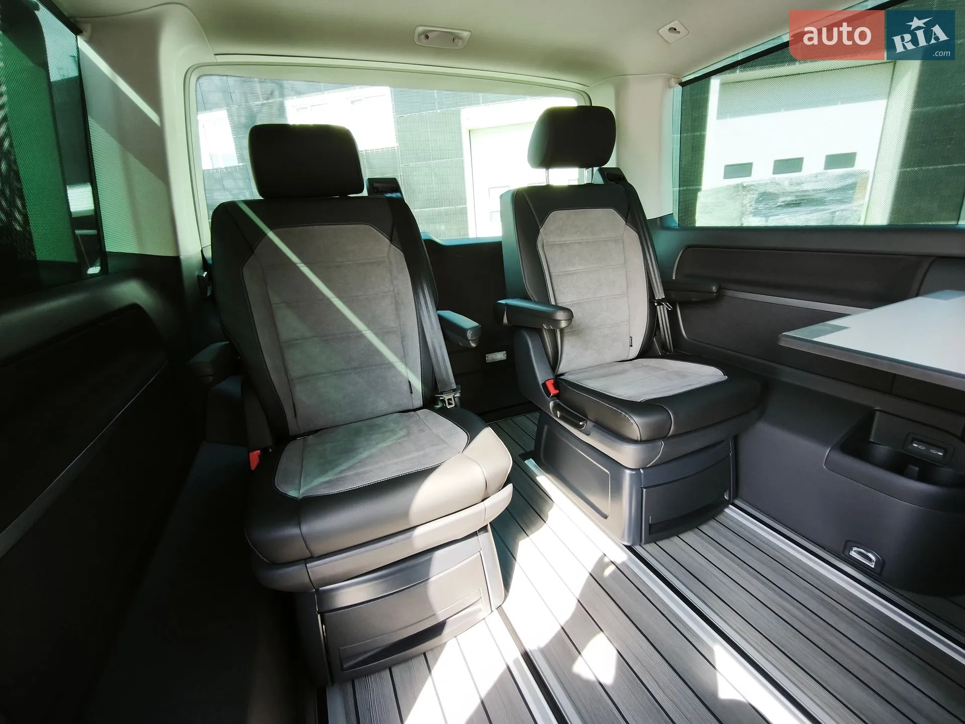 2022 Volkswagen Multivan - мініатюра 21