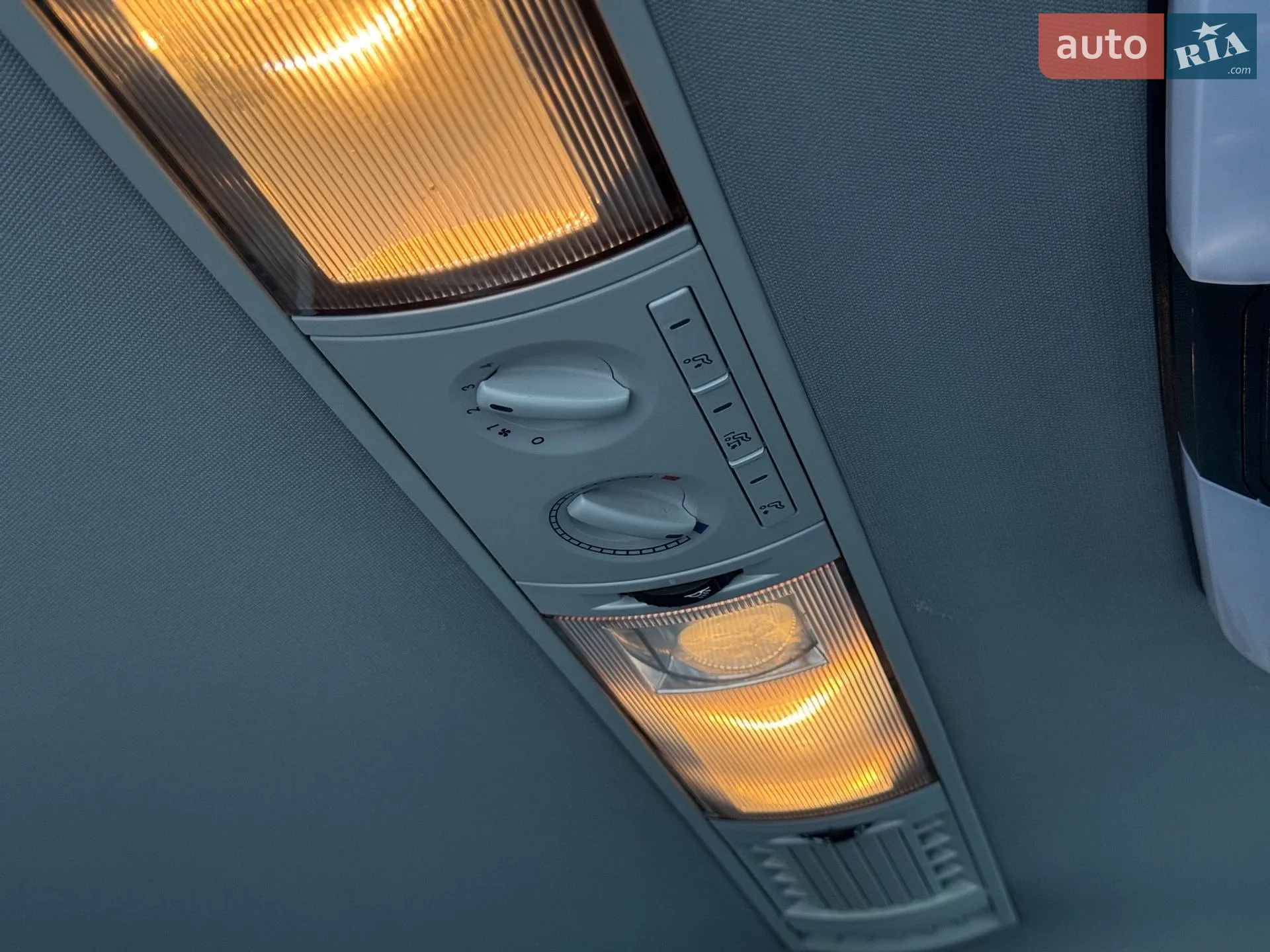 2012 Volkswagen Multivan - мініатюра 22