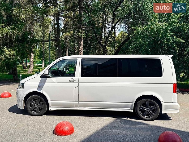 Минивэн Volkswagen Multivan 2010 в Харькове