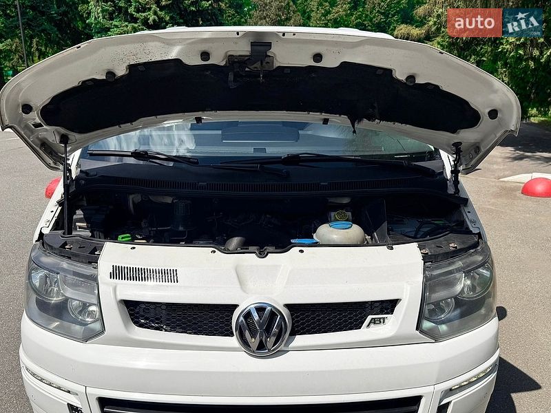 Минивэн Volkswagen Multivan 2010 в Харькове