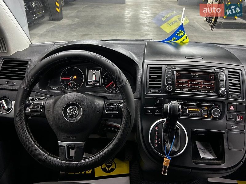 Минивэн Volkswagen Multivan 2014 в Черновцах