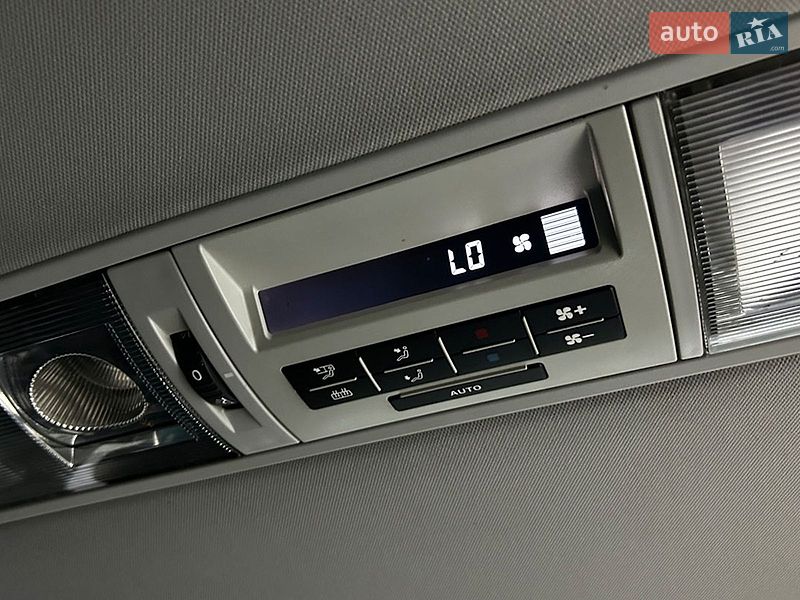 Минивэн Volkswagen Multivan 2014 в Черновцах