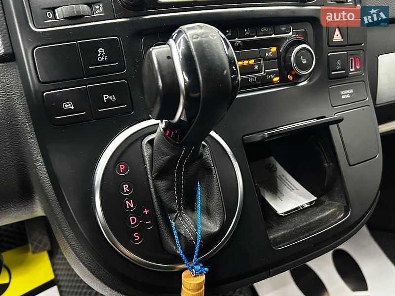 Минивэн Volkswagen Multivan 2014 в Черновцах