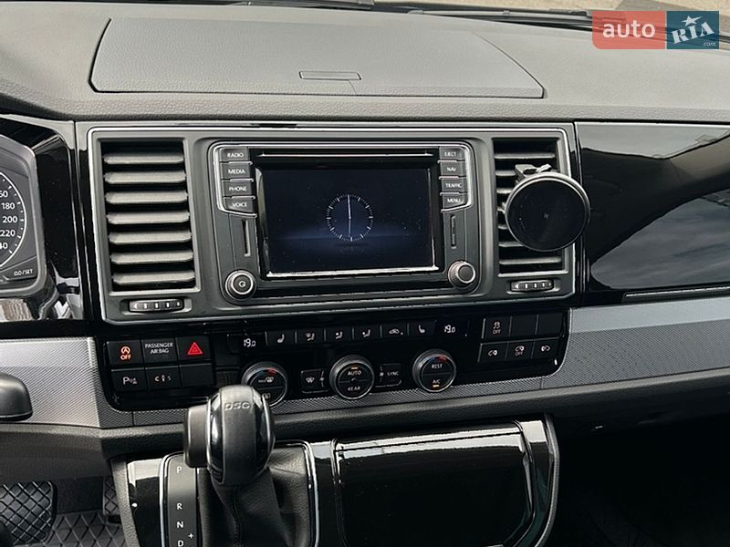 Минивэн Volkswagen Multivan 2016 в Киеве