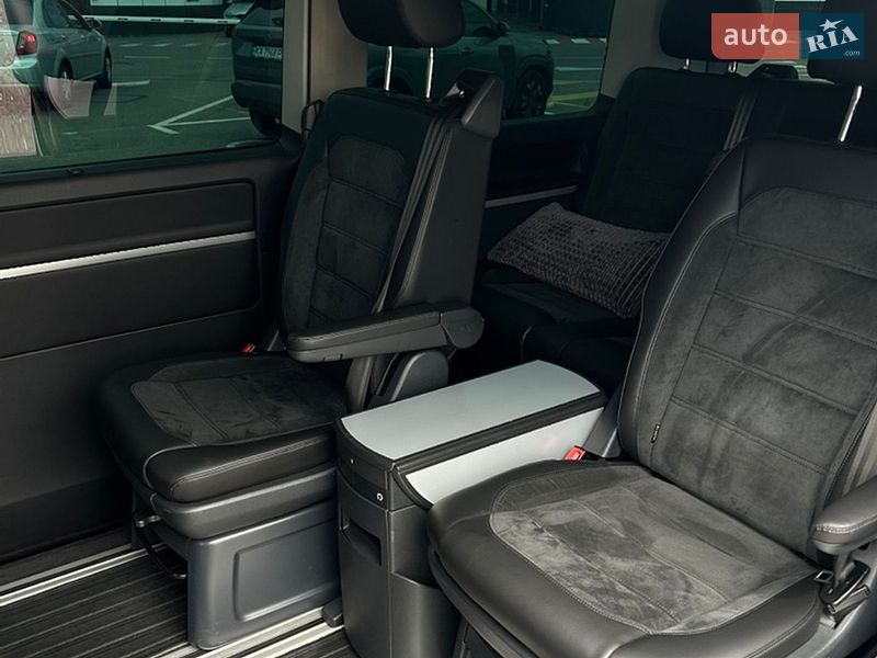 Минивэн Volkswagen Multivan 2016 в Киеве