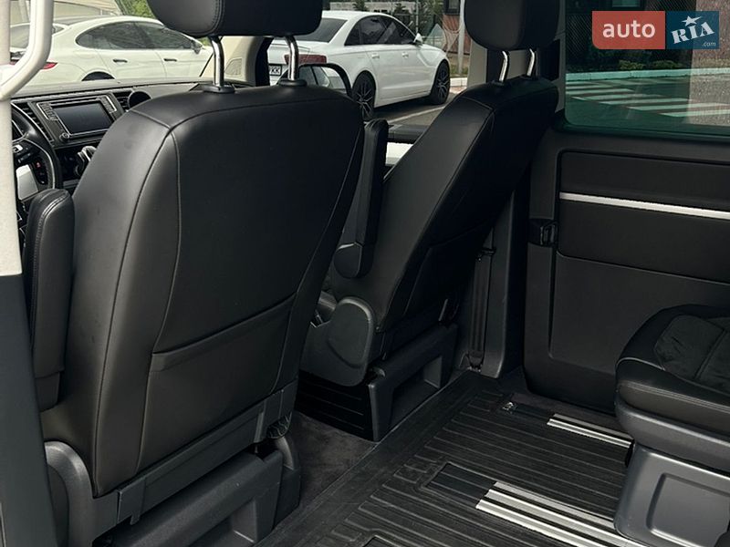 Минивэн Volkswagen Multivan 2016 в Киеве
